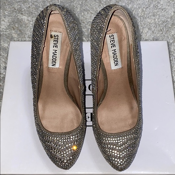 Steve Madden Dyvinal Platform Pumps - Picture 6 of 6